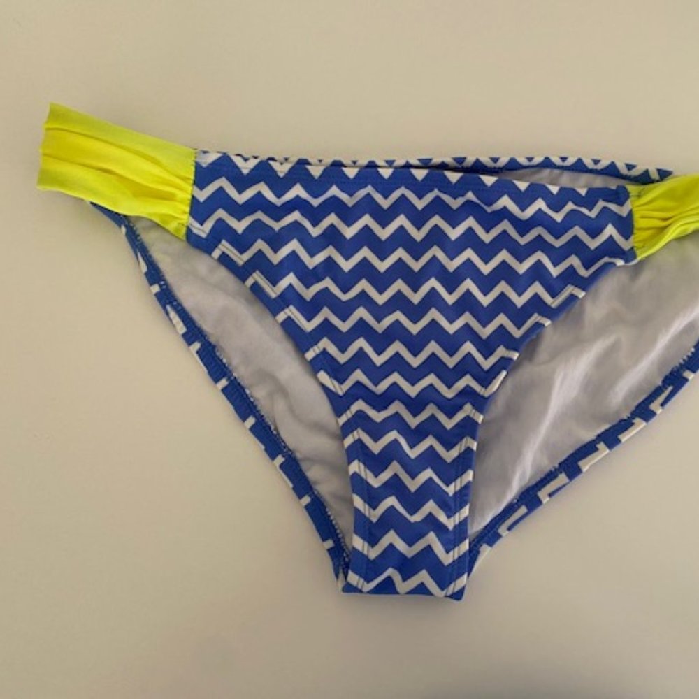 Hot Water bikini bottoms NWT Size XL